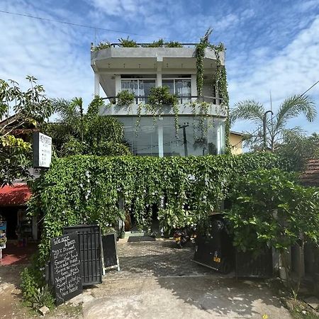 Hostel Memories Weligama Exterior foto